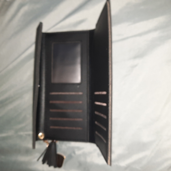 Black Wallet Never used - Picture 2 of 3